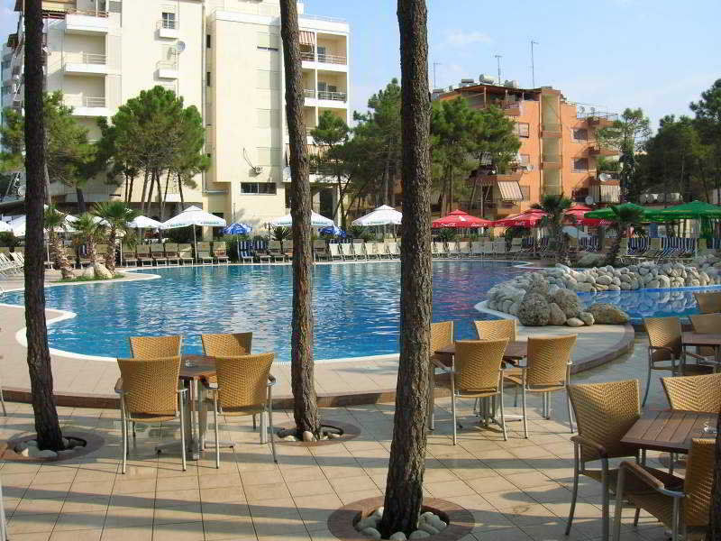 Dolce Vita Hotel Durrës Esterno foto